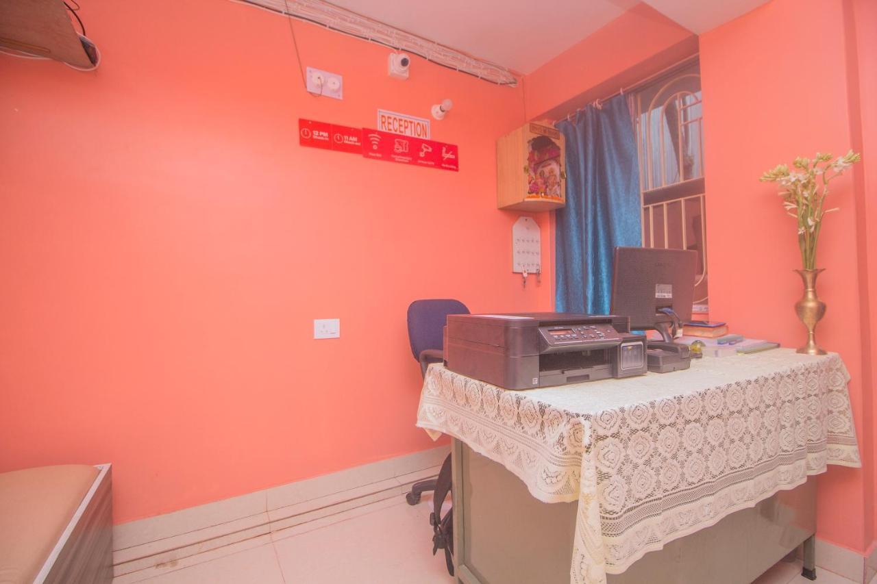 Oyo 30073 Triveni Lodge Siliguri Exteriör bild
