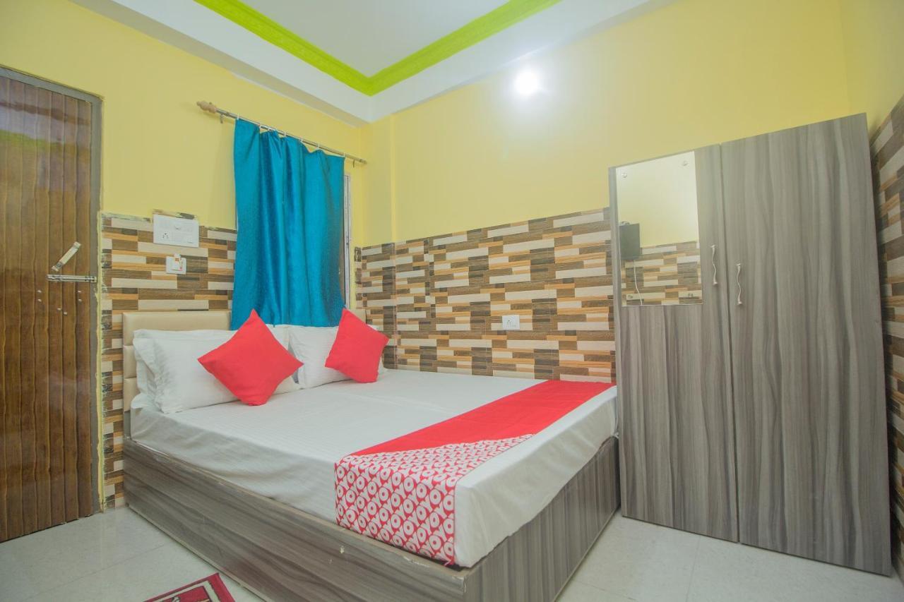 Oyo 30073 Triveni Lodge Siliguri Exteriör bild