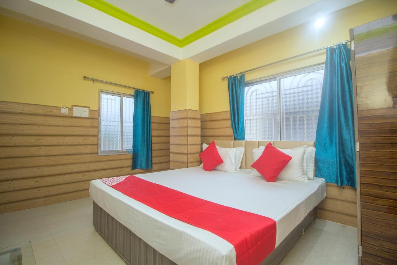Oyo 30073 Triveni Lodge Siliguri Exteriör bild