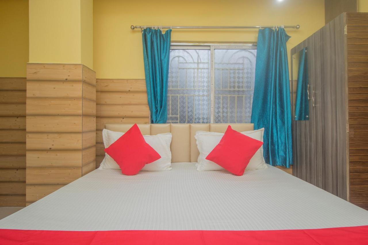 Oyo 30073 Triveni Lodge Siliguri Exteriör bild