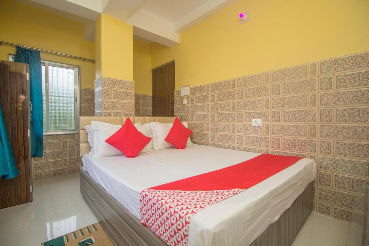 Oyo 30073 Triveni Lodge Siliguri Exteriör bild