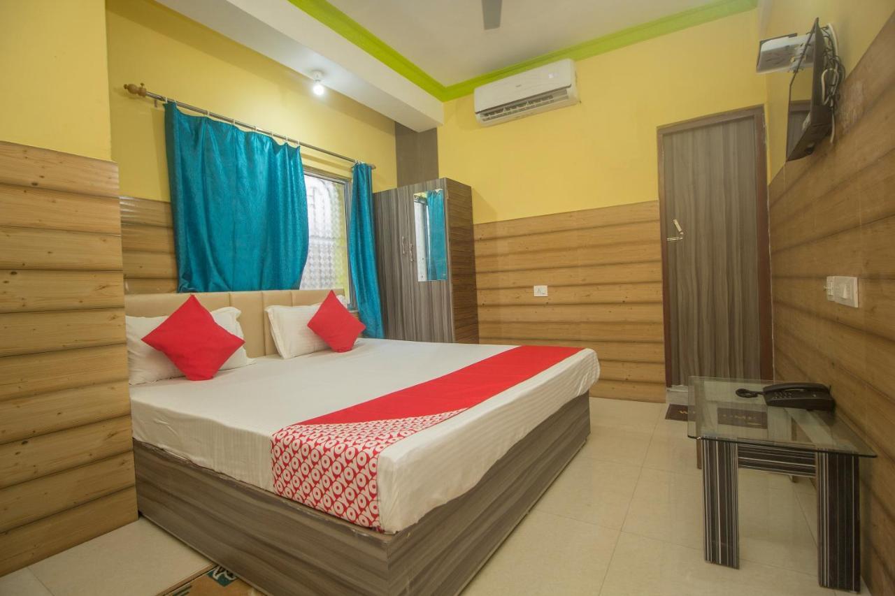Oyo 30073 Triveni Lodge Siliguri Exteriör bild