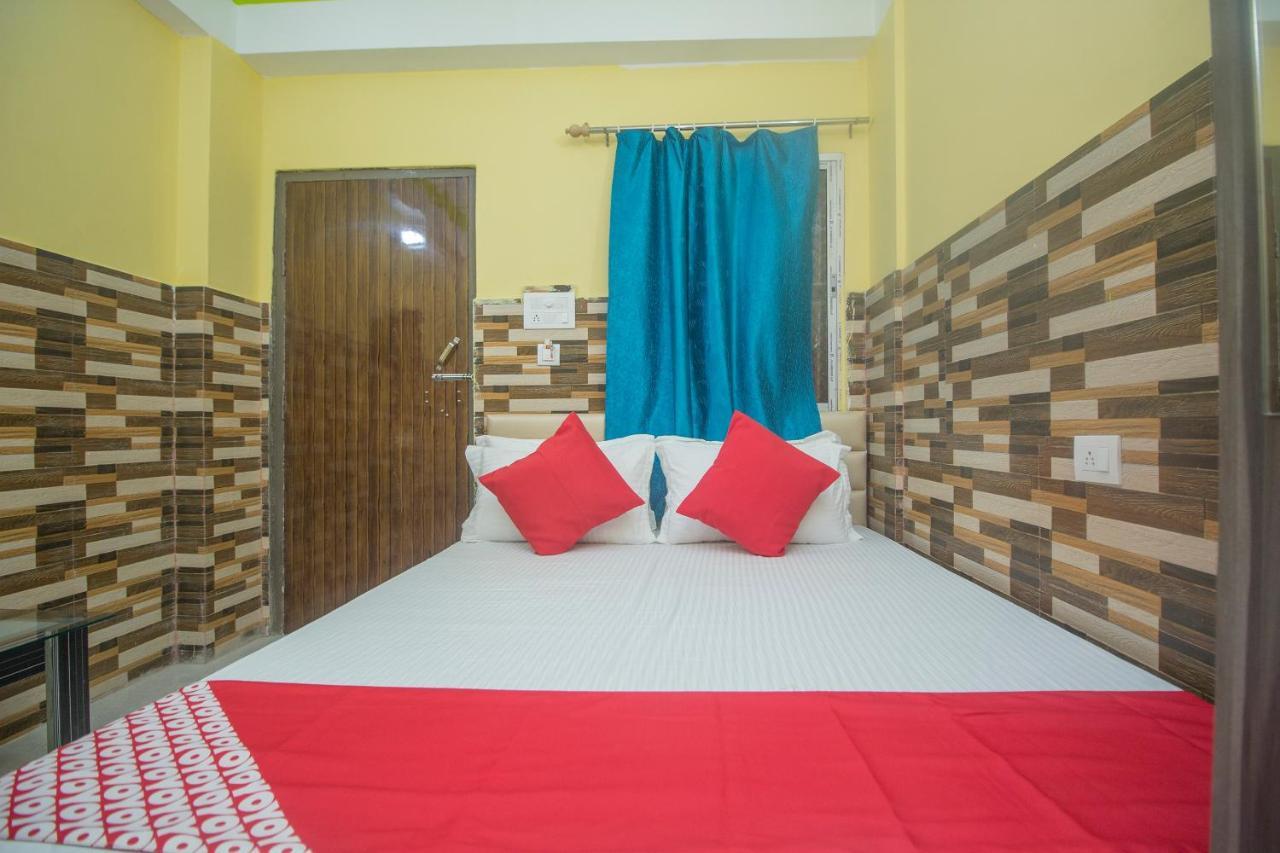 Oyo 30073 Triveni Lodge Siliguri Exteriör bild