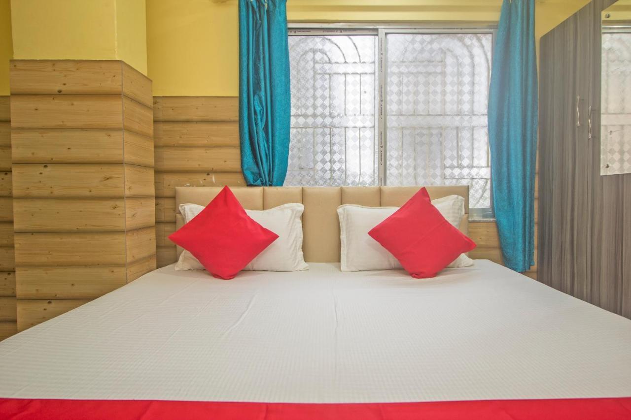 Oyo 30073 Triveni Lodge Siliguri Exteriör bild
